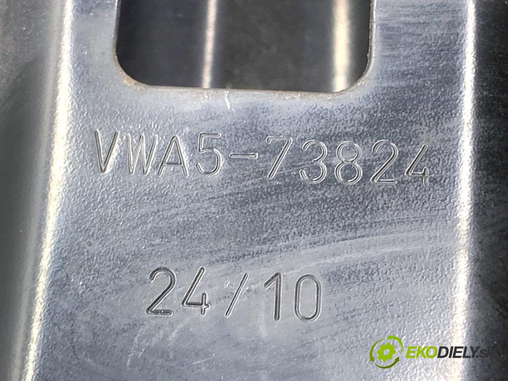 VW GOLF VI Kombi 2010 77 kW 1.6 TDI 1598 Výstuha nárazníka predný 5K0807109M (Výstuha predná)