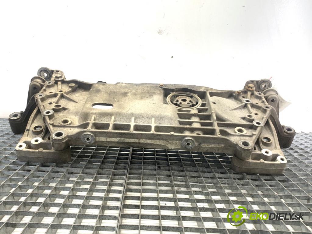 VW GOLF VI Kombi 2010 77 kW 1.6 TDI 1598 výztuha pod motor 1K0199369G (Přední výztuha)