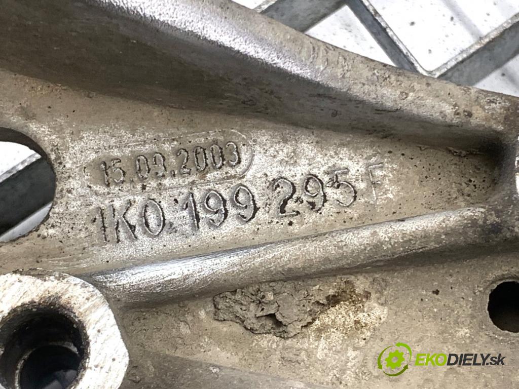VW GOLF VI Kombi 2010 77 kW 1.6 TDI 1598 výztuha pod motor 1K0199369G (Přední výztuha)