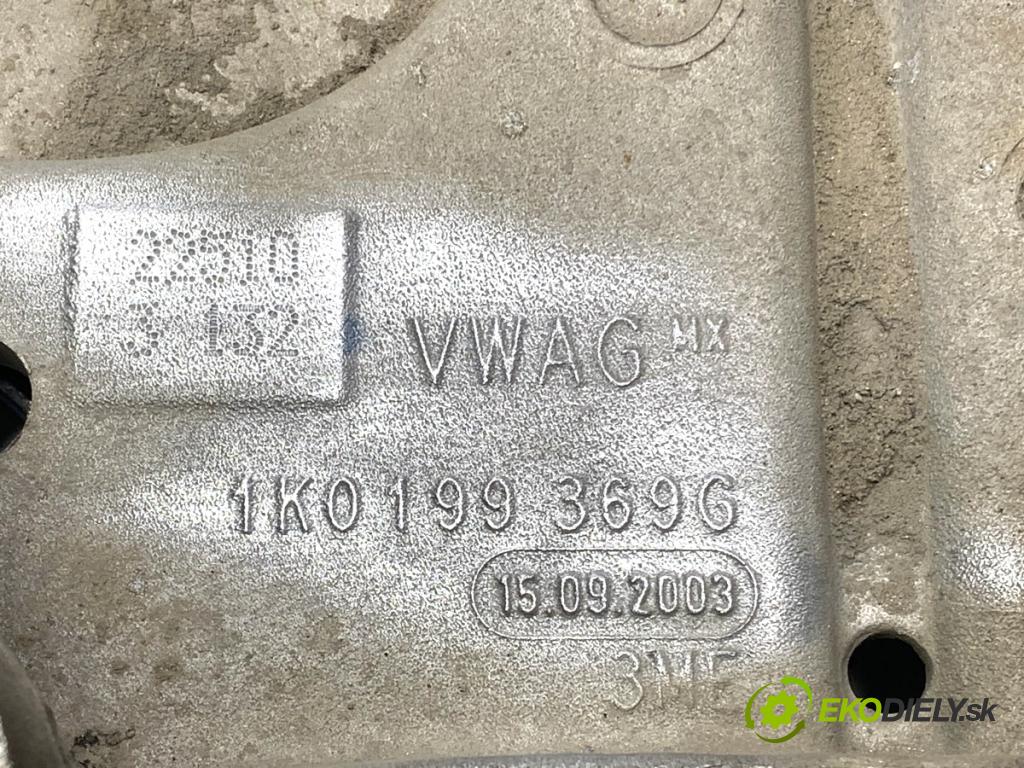 VW GOLF VI Kombi 2010 77 kW 1.6 TDI 1598 výztuha pod motor 1K0199369G (Přední výztuha)