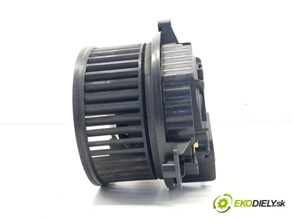 AUDI A4 B6 sedan 2004 114 kW 2.5 TDI 2496 ventilátor kúrenia 8E1820021E