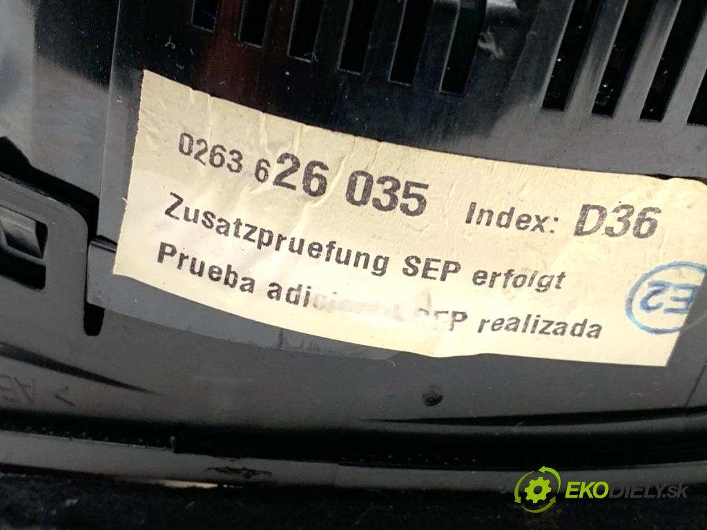 AUDI A4 B6 sedan 2004 114 kW 2.5 TDI 2496 Prístrojovka 8E0920900 (Prístrojová doska)