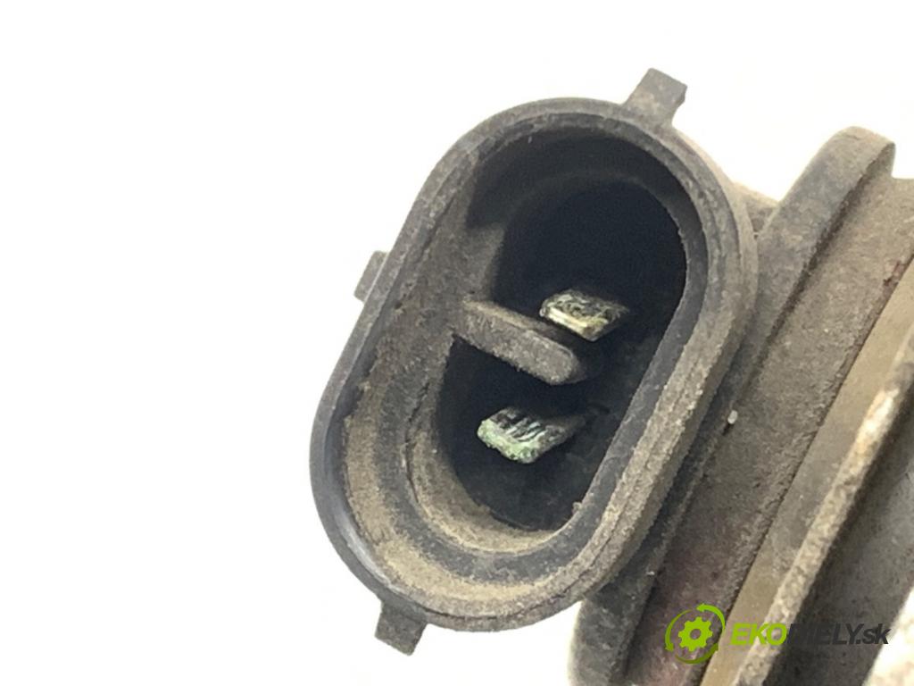 AUDI A4 B6 sedan 2004 114 kW 2.5 TDI 2496 Hmlové svetlo, hmlovka pravy predný 8E0941700B