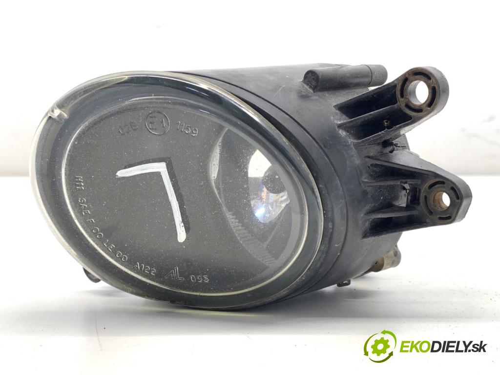 AUDI A4 B6 sedan 2004 114 kW 2.5 TDI 2496 Hmlové svetlo, hmlovka ľavy predný 8E0941699B