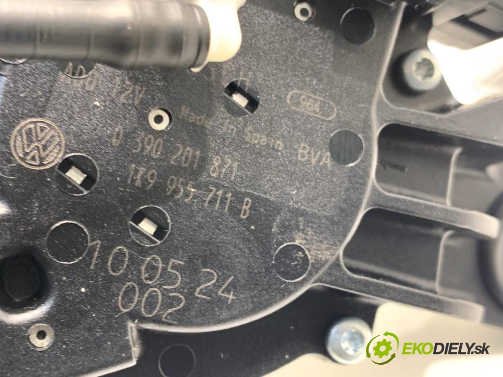 VW GOLF VI Kombi 2010 77 kW 1.6 TDI 1598 motor stěračů zadní část 1K9955711B