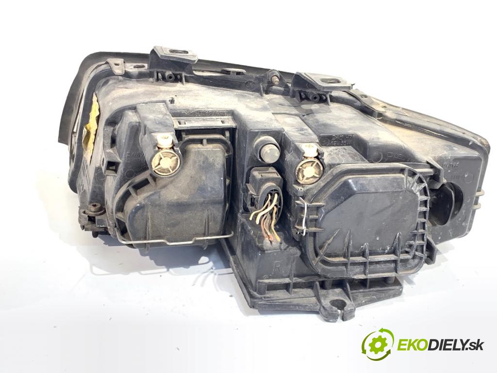 AUDI A4 B6 sedan 2004 114 kW 2.5 TDI 2496 Svetlomet pravy predný 441-1146R