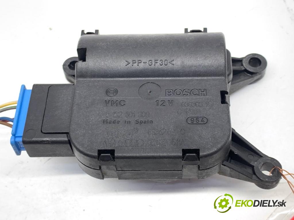 AUDI A4 B6 sedan 2004 114 kW 2.5 TDI 2496 motor topení 8E1820511A