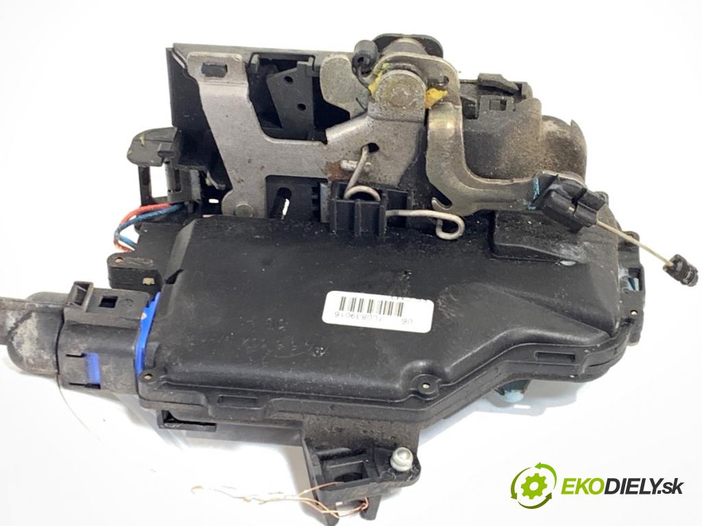 VW TOURAN nadwozie wielkoprzestrzenne (MPV) 2005 77 kW 1.9 TDI 1896 zámok Dvere pravy zad 7L0839016