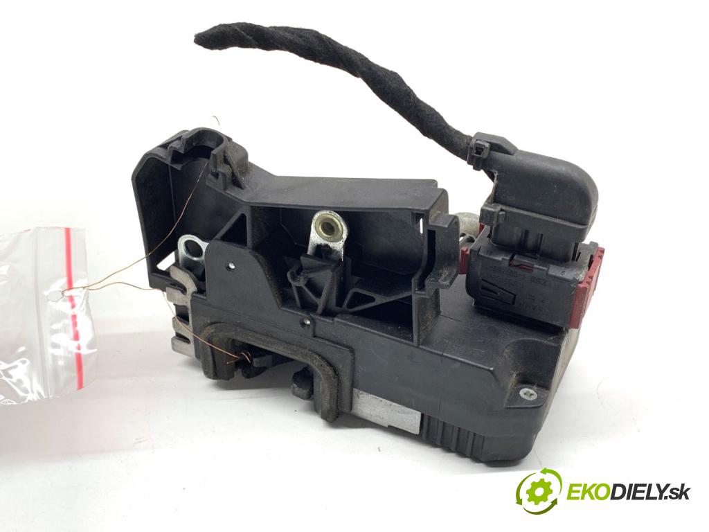 OPEL MERIVA A nadwozie wielkoprzestrzenne (MPV) 2004 92 kW 1.8 (E75) 1796 zámok Dvere pravy predný 13154792
