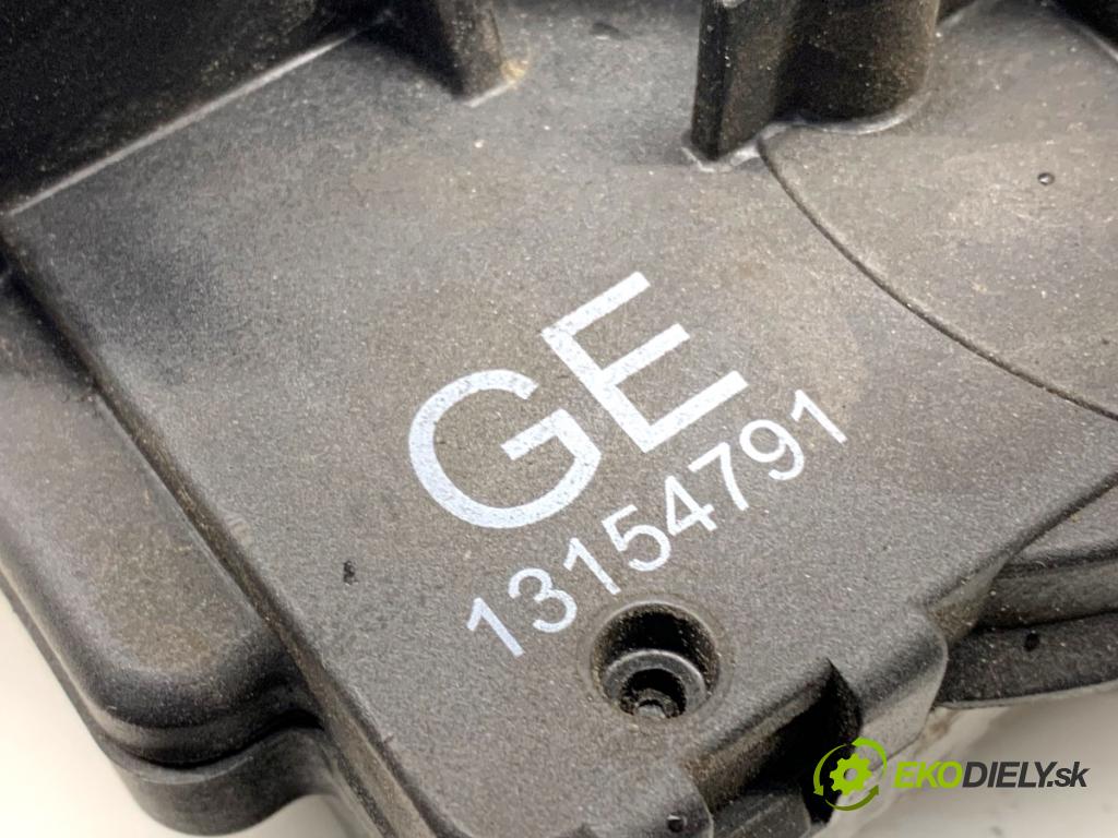 OPEL MERIVA A nadwozie wielkoprzestrzenne (MPV) 2004 92 kW 1.8 (E75) 1796 zámok Dvere ľavy predný 13154791