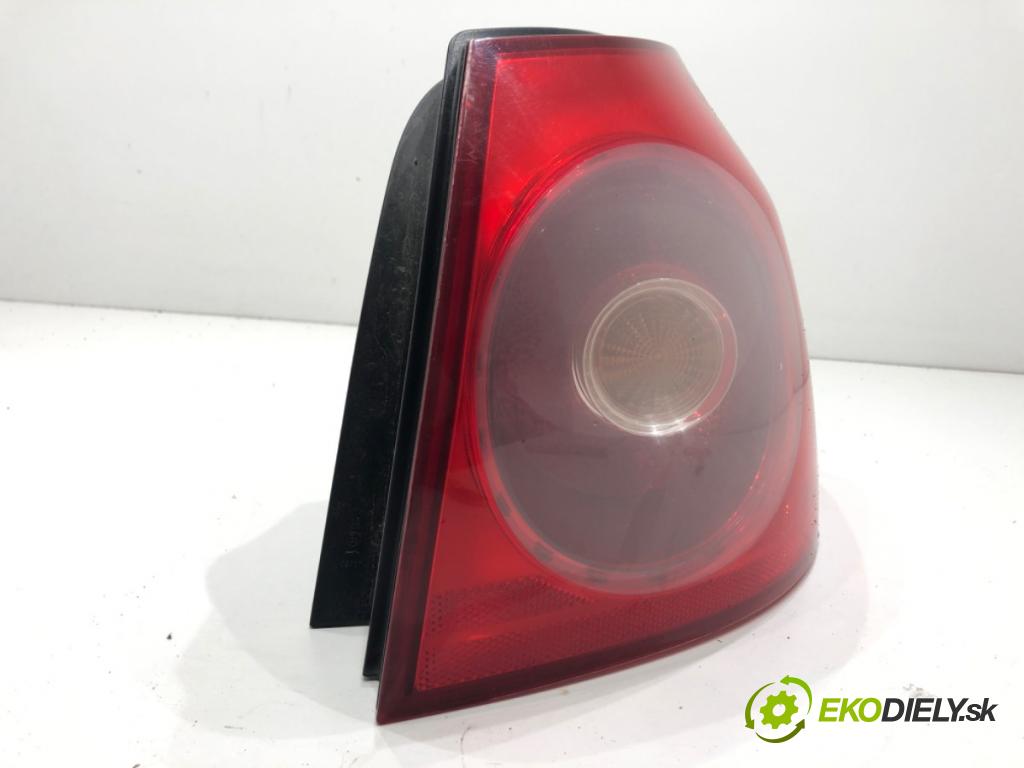 VW GOLF V liftback 2004 77 kW 1.9 TDI 1896 Svetlo pravy zad 1K6945096