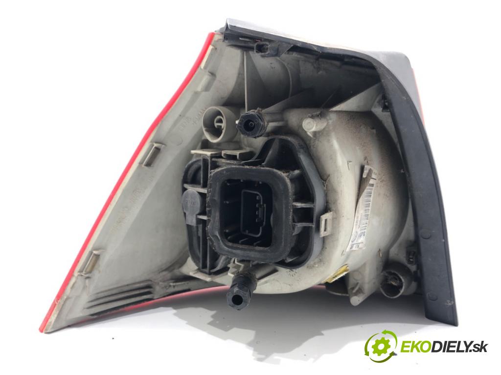 VW GOLF V liftback 2004 77 kW 1.9 TDI 1896 Svetlo pravy zad 1K6945096