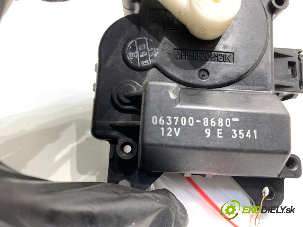 TOYOTA AVENSIS T25 liftback 2003 85 kW 2.0 D-4D (CDT250_) 1995 motor topení 063700-8680