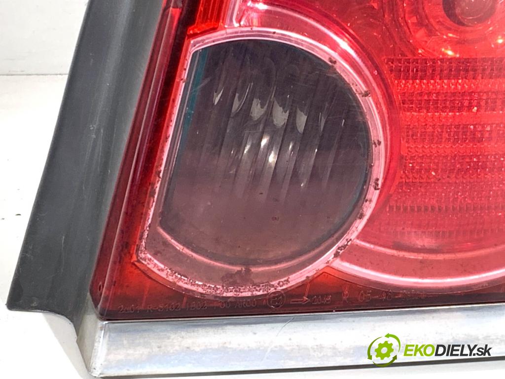 TOYOTA AVENSIS T25 liftback 2003 85 kW 2.0 D-4D (CDT250_) 1995 Svetlo pravy zad