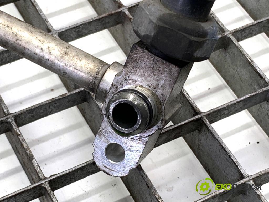 TOYOTA AVENSIS T25 liftback 2003 85 kW 2.0 D-4D (CDT250_) 1995 rúrka klimatizácie  (Rúrka klimatizácie)