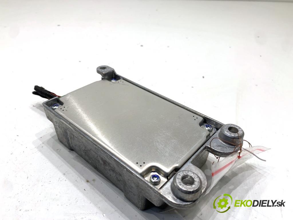 BMW E60 sedan 2004 125 kW 520 i 2171 senzor airbag 6946400 (Snímač)
