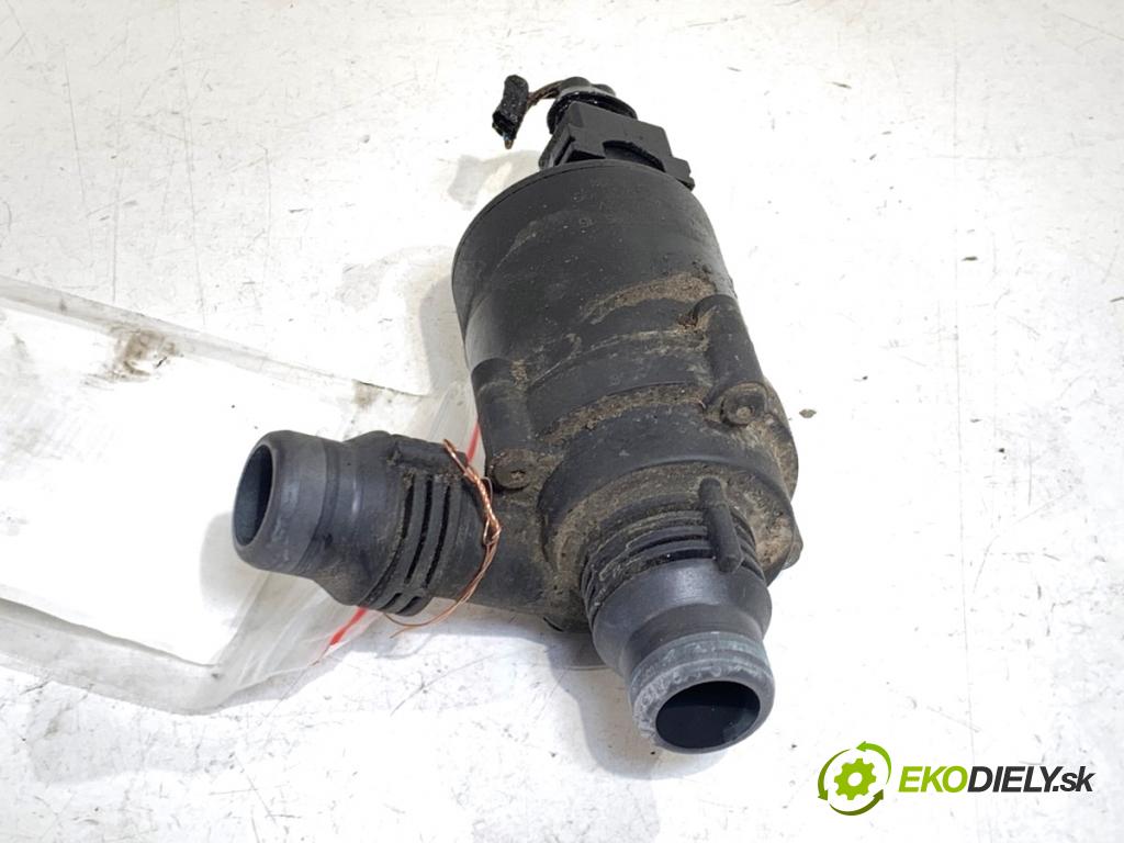 BMW E60 sedan 2004 125 kW 520 i 2171 DALŠÍ: pumpa vody 6910755 (Vodní pumpa)