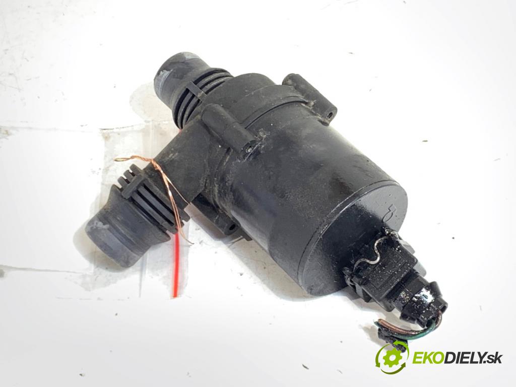 BMW E60 sedan 2004 125 kW 520 i 2171 DALŠÍ: Pumpa vody 6910755 (Vodná pumpa)