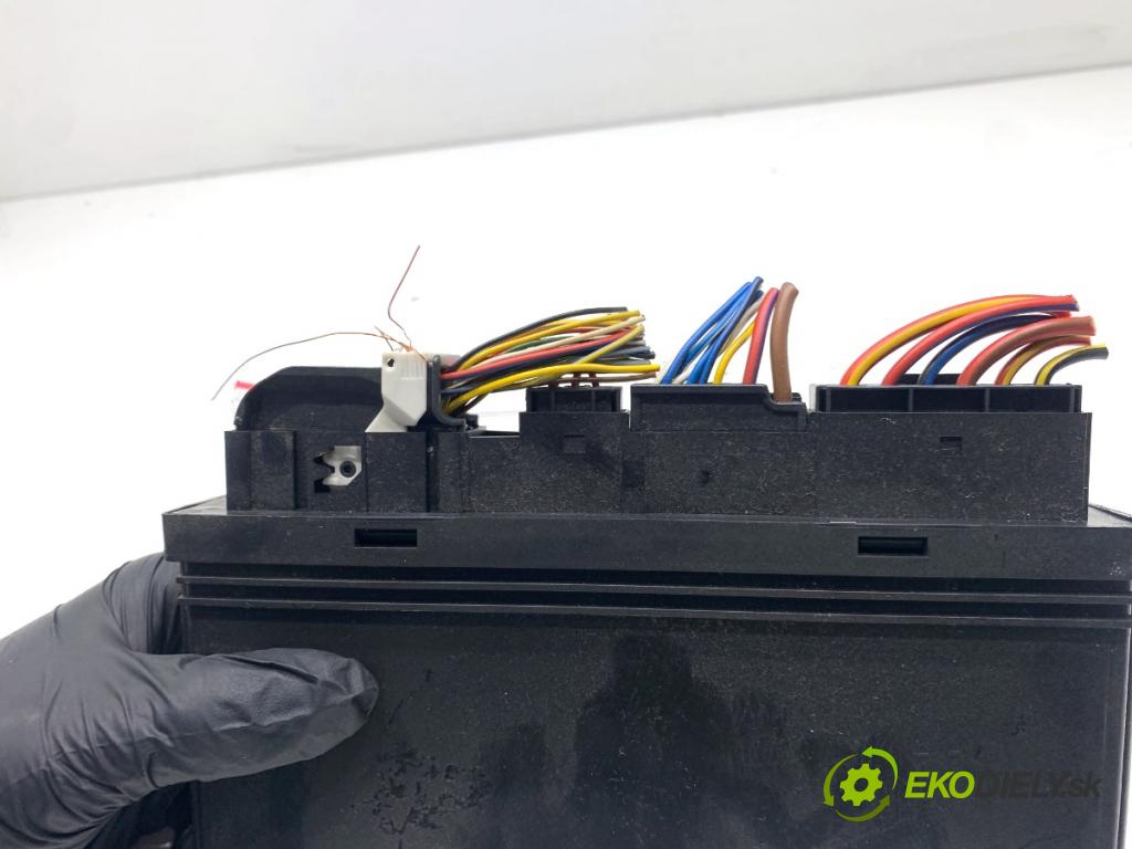 BMW E60 sedan 2004 125 kW 520 i 2171 modul komfortu 6952665 (Komfortní modul)