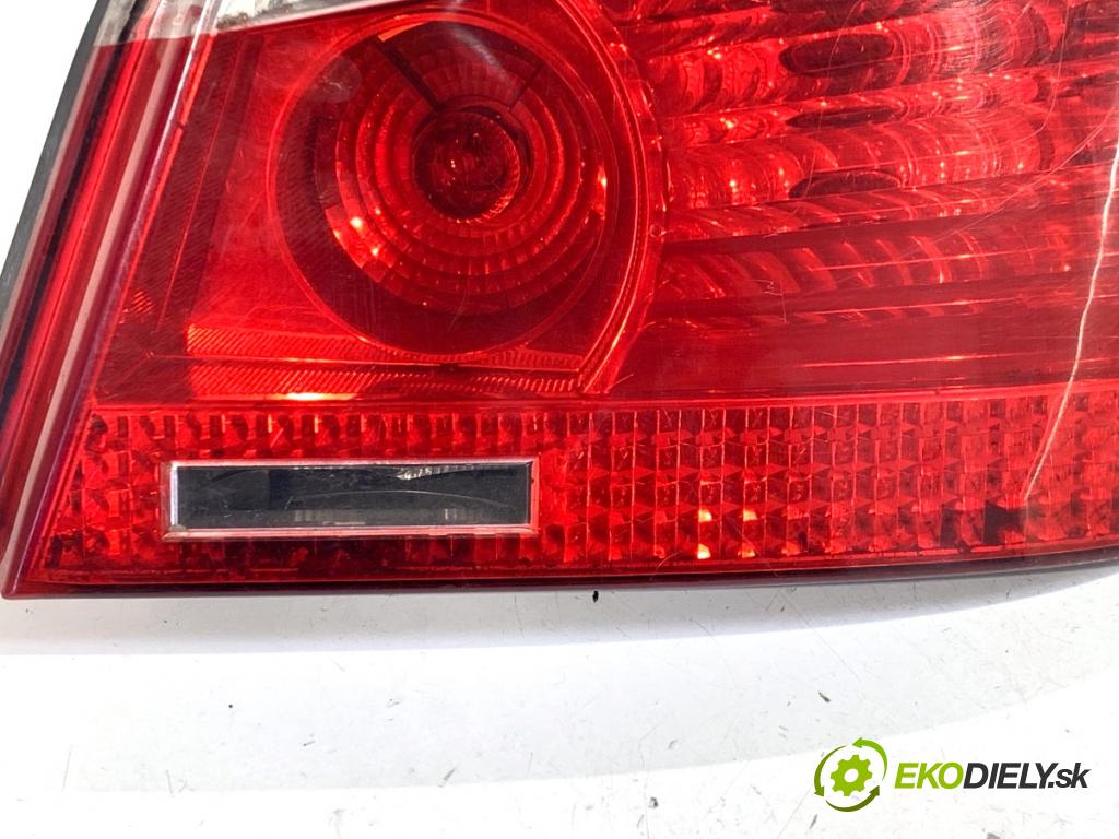 BMW E60 sedan 2004 125 kW 520 i 2171 Svetlo pravy zad 6910768