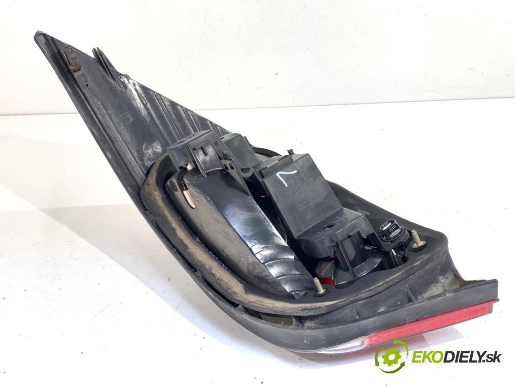 BMW E60 sedan 2004 125 kW 520 i 2171 Svetlo ľavy zad 6910767