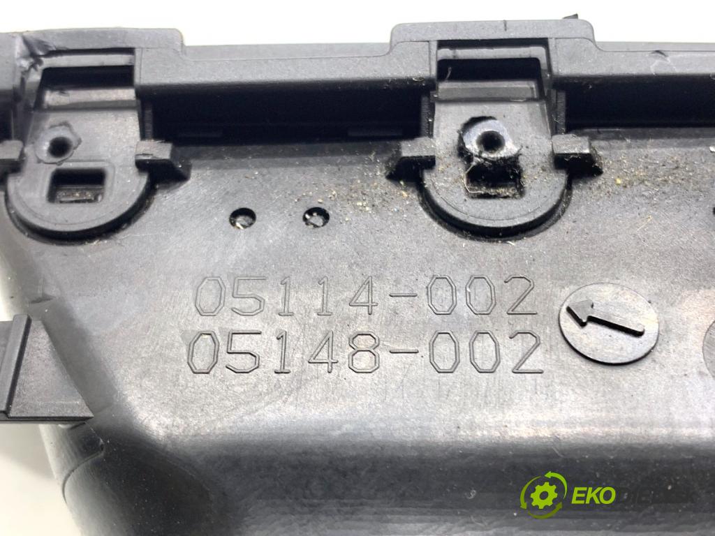 BMW E60 sedan 2004 125 kW 520 i 2171 Mriežky kúrenia predný 6910734