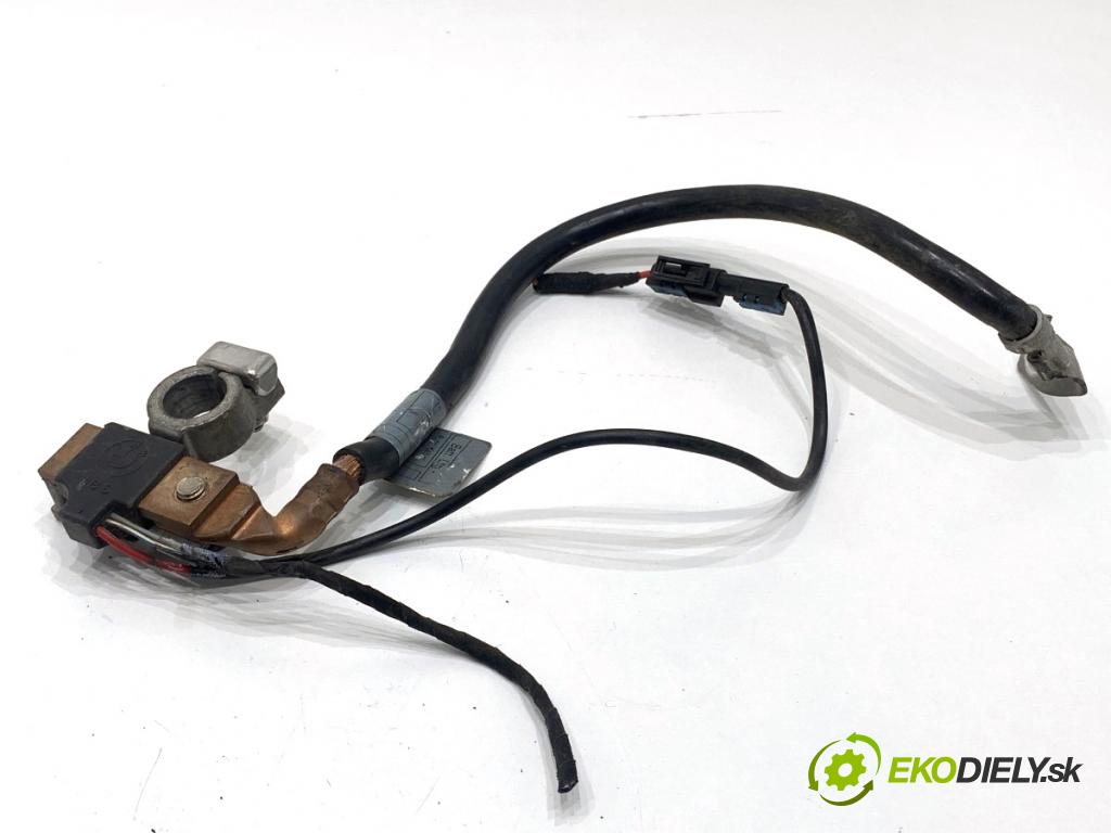 BMW E60 sedan 2004 125 kW 520 i 2171 svorka MINUS: 6928989