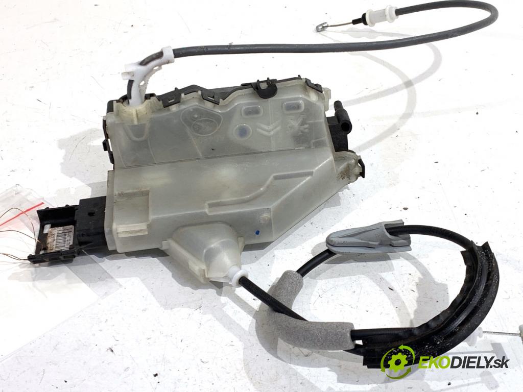 CITROEN C3 III liftback 2018 81 kW 1.2 PURETECH 110 1199 zámok Dvere pravy zad PSA123984