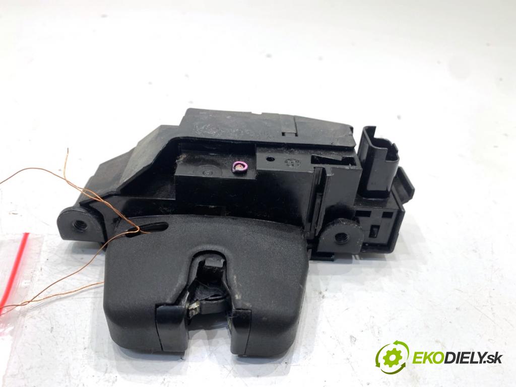 CITROEN C3 III liftback 2018 81 kW 1.2 PURETECH 110 1199 zámok dverí zad 9816195380
