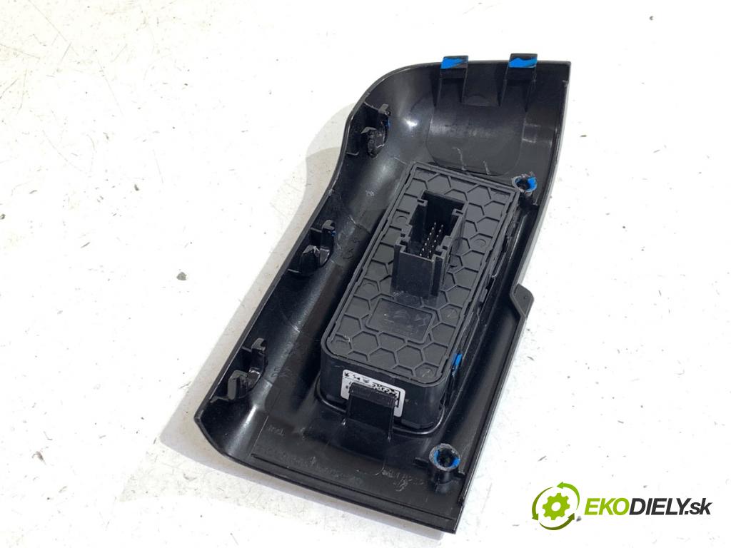 CITROEN C3 III liftback 2018 81 kW 1.2 PURETECH 110 1199 Prepínač okien 98148907ZD (Prepínacie páčky pod volantom)