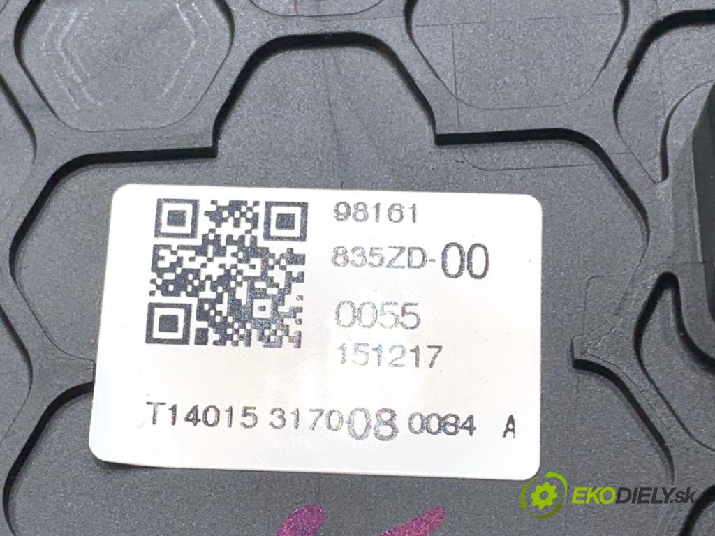 CITROEN C3 III liftback 2018 81 kW 1.2 PURETECH 110 1199 Mriežky kúrenia predný 98161835ZD