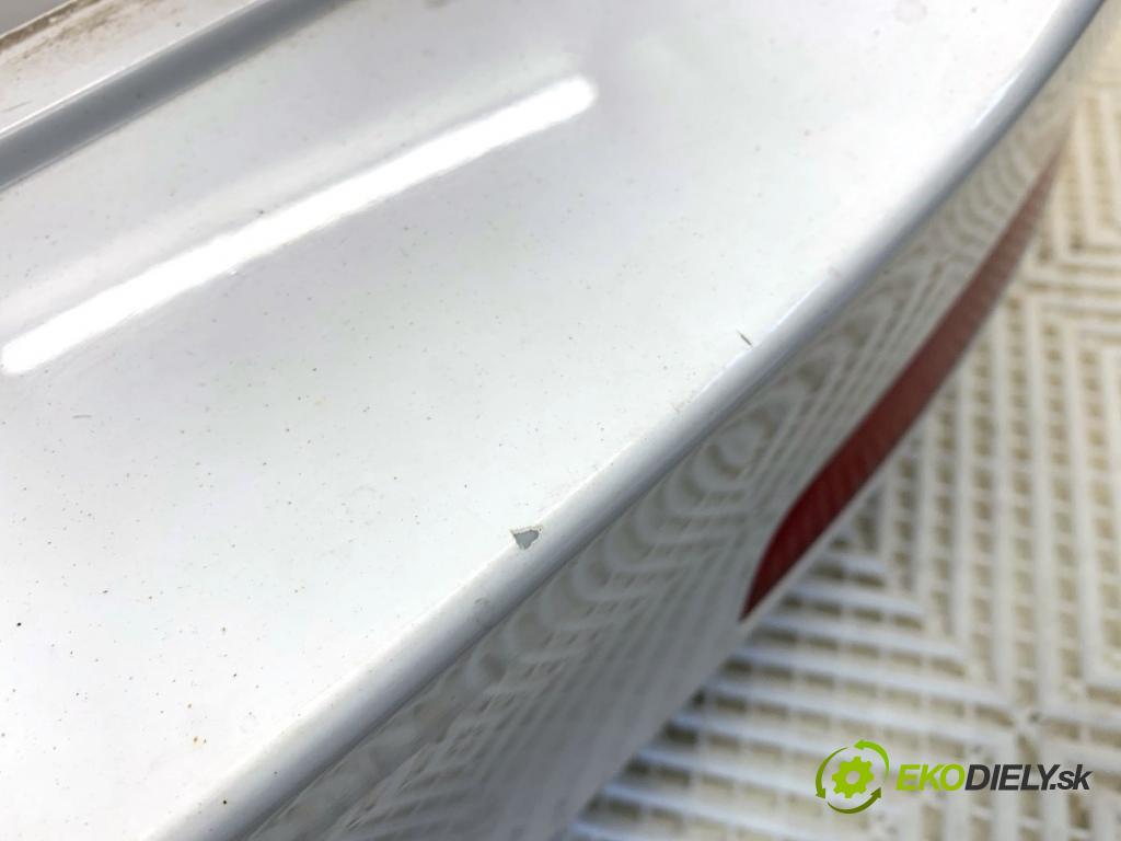 SKODA OCTAVIA III Kombi 2016 110 kW 1.4 TSI 1395 Nárazník zad LF9E (Kľučka dverí ostatné)