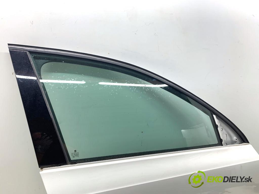 SKODA OCTAVIA III Kombi 2016 110 kW 1.4 TSI 1395 Dvere pravy predný LF9E