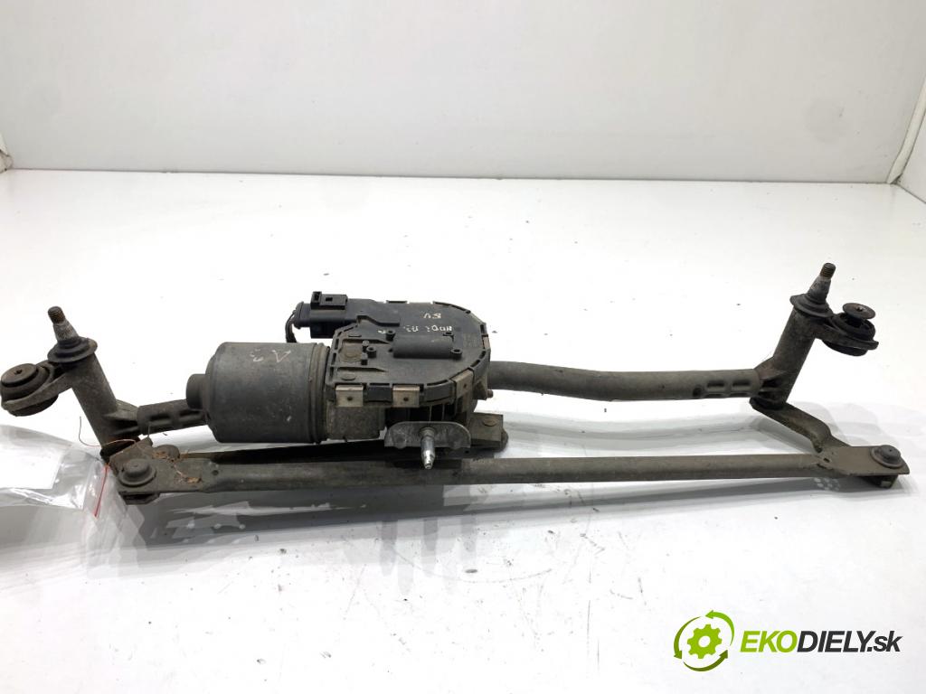 AUDI A3 8P liftback 2004 77 kW 1.9 TDI 1896 mechanismus stěračů přední část 8P1955119B 8P1955023E (Motorek stěračů přední)