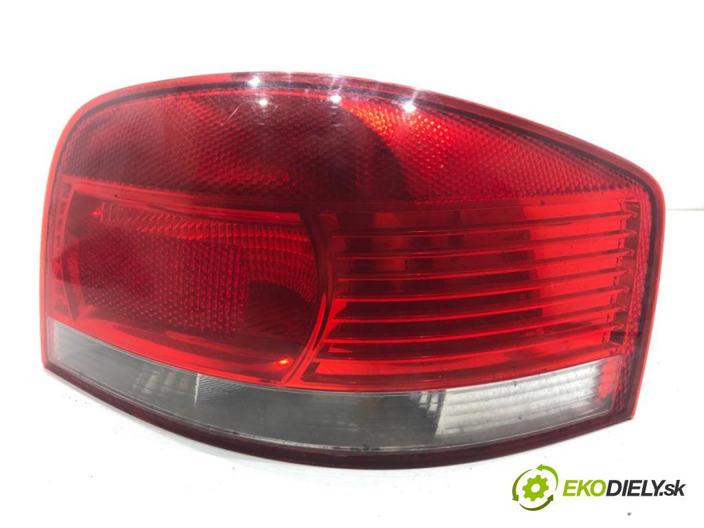AUDI A3 8P liftback 2004 77 kW 1.9 TDI 1896 Svetlo pravy zad 8P0945096