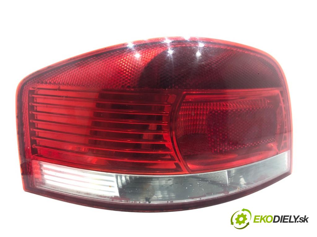 AUDI A3 8P liftback 2004 77 kW 1.9 TDI 1896 Svetlo ľavy zad 8P0945095