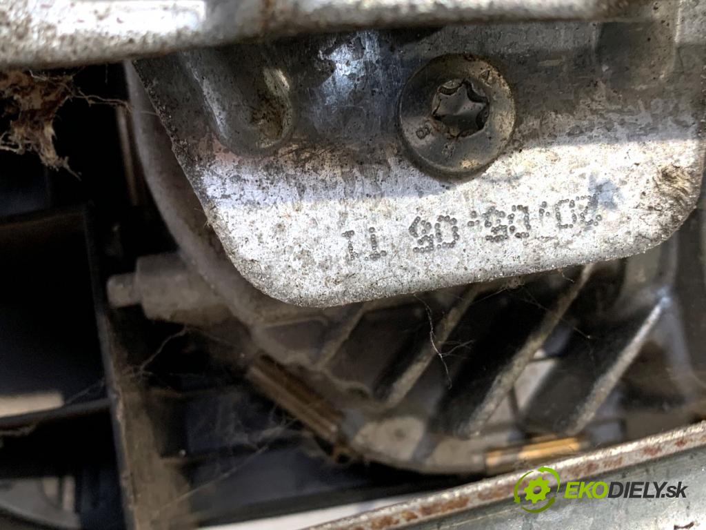 VW PASSAT B6 sedan 2005 110 kW 2.0 FSI 1984 Mechanizmus stieračov predný 3C1955023B (Motorček stieračov predný)