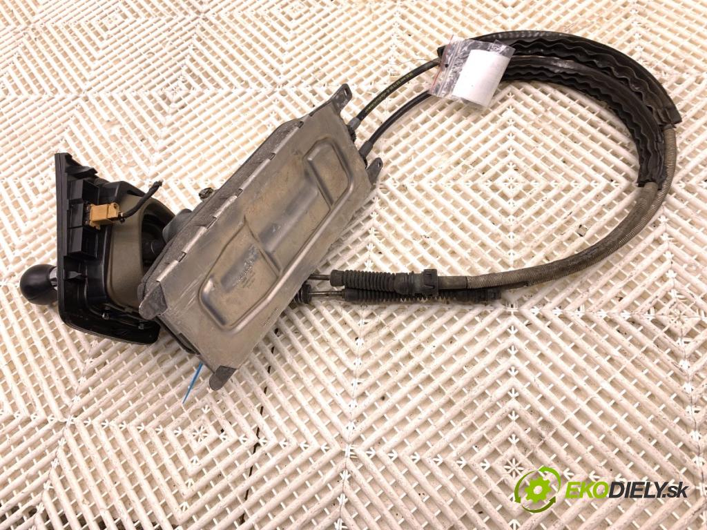 VW PASSAT B6 sedan 2005 110 kW 2.0 FSI 1984 Kulisa 1K0711061 (Rýchlostná páka (kulisa))