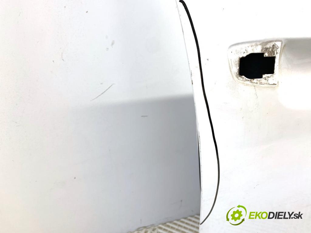 SKODA SUPERB II Kombi 2011 103 kW 2.0 TDI 1968 Dvere pravy predný