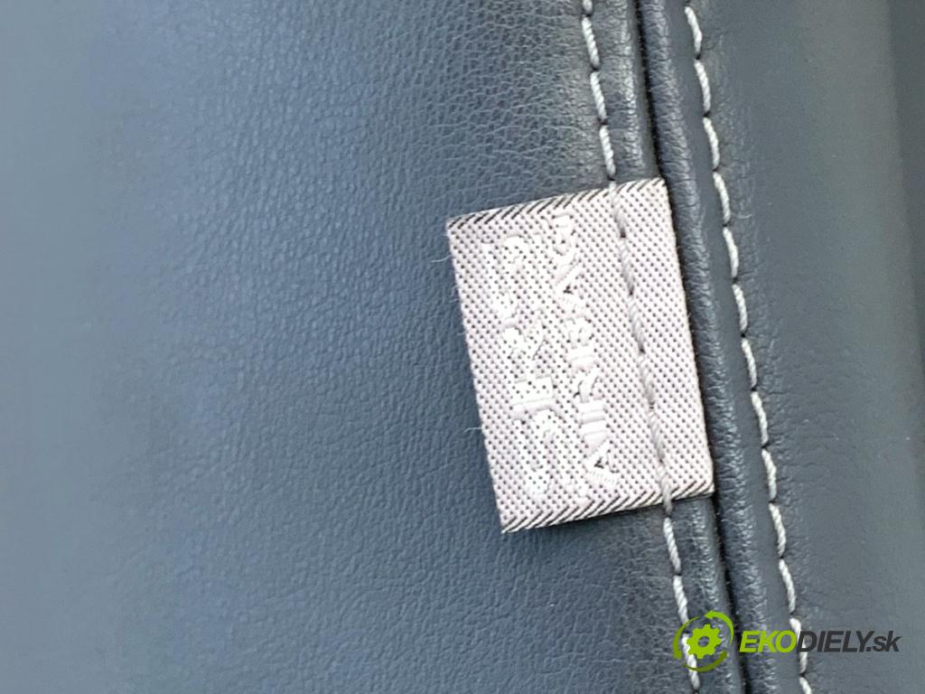 MITSUBISHI OUTLANDER III SUV 2015 89 kW 2.0 Hybrid 4WD (GG2W) 1998 Sedadlo pravy predný
