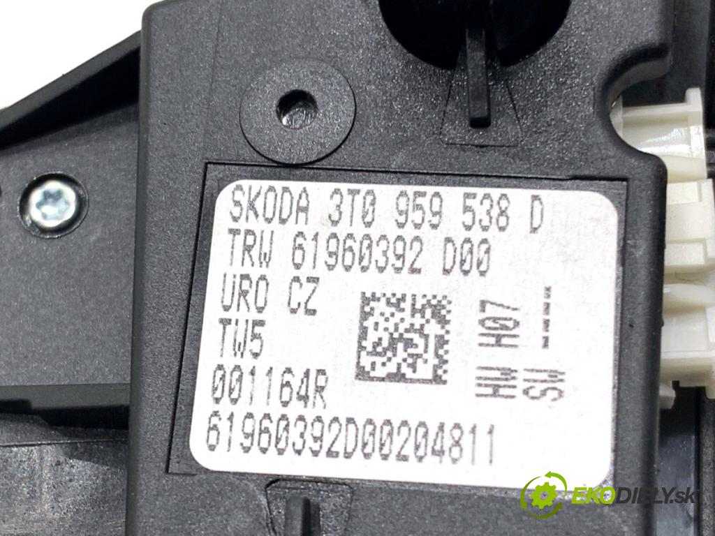 SKODA SUPERB II Kombi 2011 103 kW 2.0 TDI 1968 SPÍNAČE: volantu 3T0959538D 3T0959537B