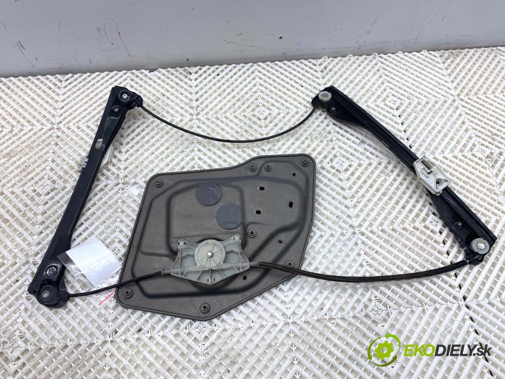 SKODA SUPERB II Kombi 2011 103 kW 2.0 TDI 1968 Mechanizmus okna pravy predný 3T0837402B