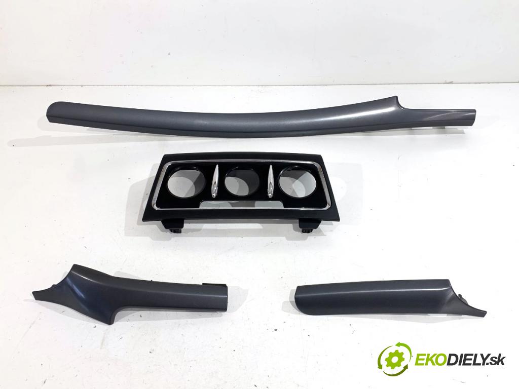 SKODA SUPERB II Kombi 2011 103 kW 2.0 TDI 1968 lišty kryt 3T1858418B 3T0863152C (Lišta)