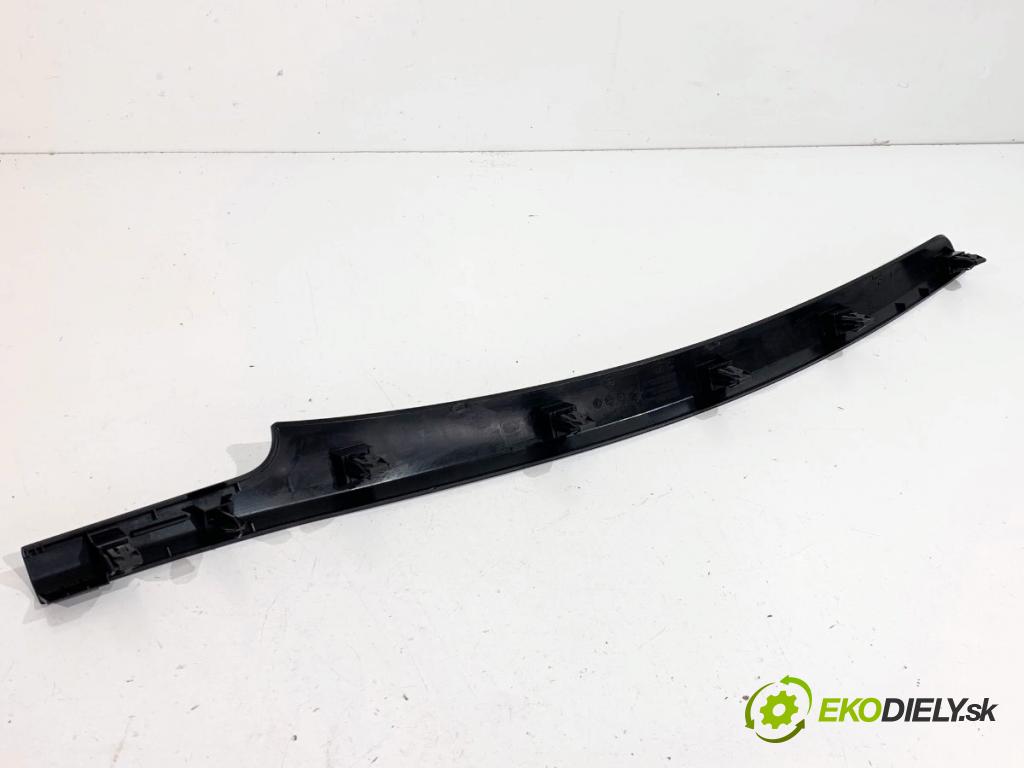 SKODA SUPERB II Kombi 2011 103 kW 2.0 TDI 1968 lišty kryt 3T1858418B 3T0863152C (Lišta)