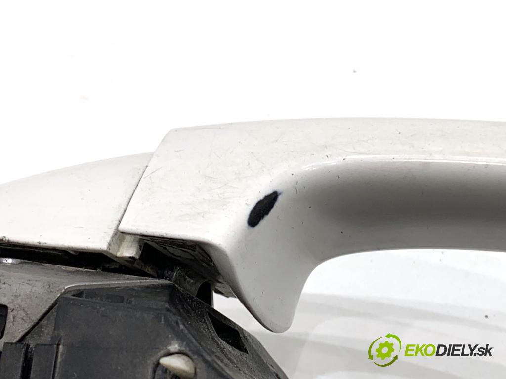 SKODA SUPERB II Kombi 2011 103 kW 2.0 TDI 1968 Kľučka vonkajšia ľavy predný