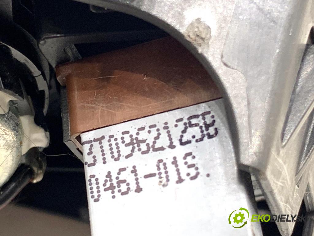 SKODA SUPERB II Kombi 2011 103 kW 2.0 TDI 1968 Kľučka vnútorná ľavy predný 3T0837247