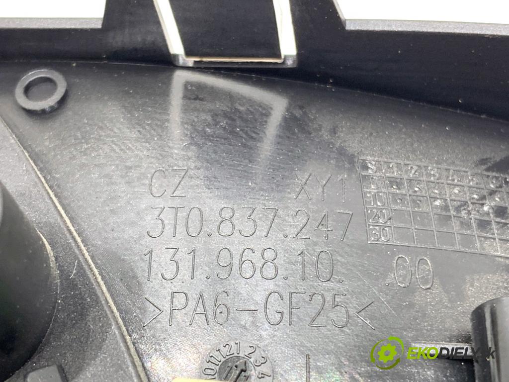 SKODA SUPERB II Kombi 2011 103 kW 2.0 TDI 1968 klika vnitřní levý přední část 3T0837247