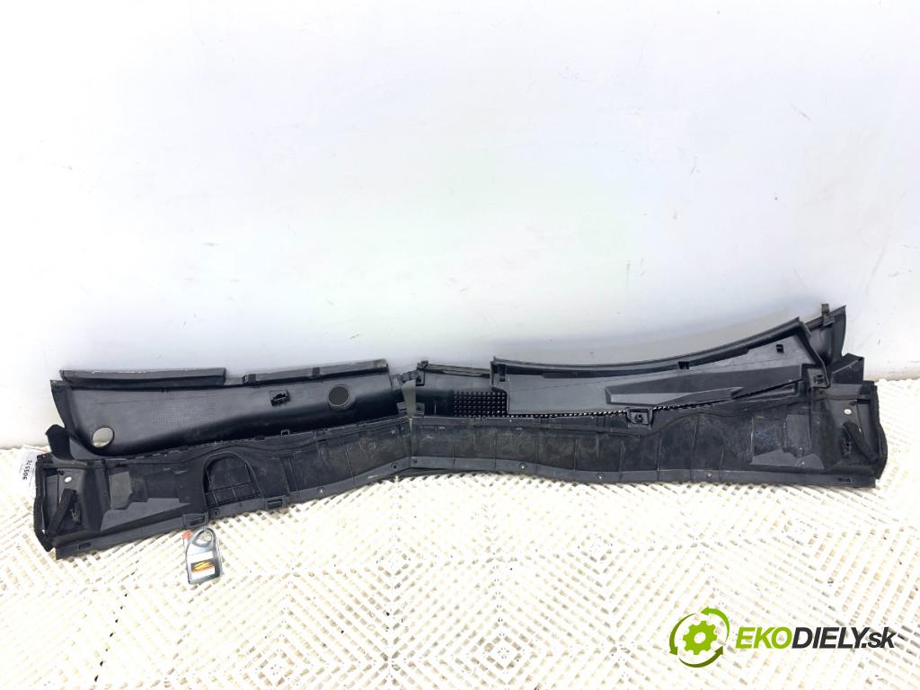 TOYOTA AVENSIS T27 Kombi 2018 108 kW 1.8 (ZRT271_) 1798 Torpédo, plast pod čelné okno 55782-05100 (Torpédo (plast pod čelným sklom))