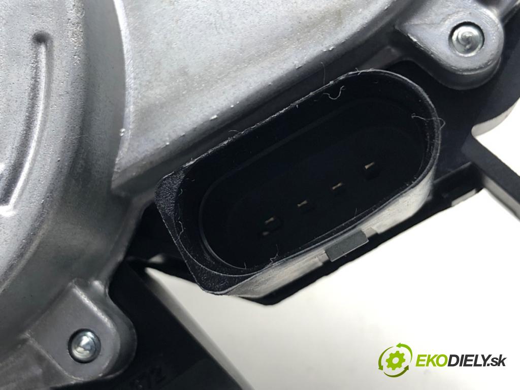 SKODA OCTAVIA III Kombi 2016 110 kW 1.4 TSI 1395 Motor stieračov zad 5F4955711