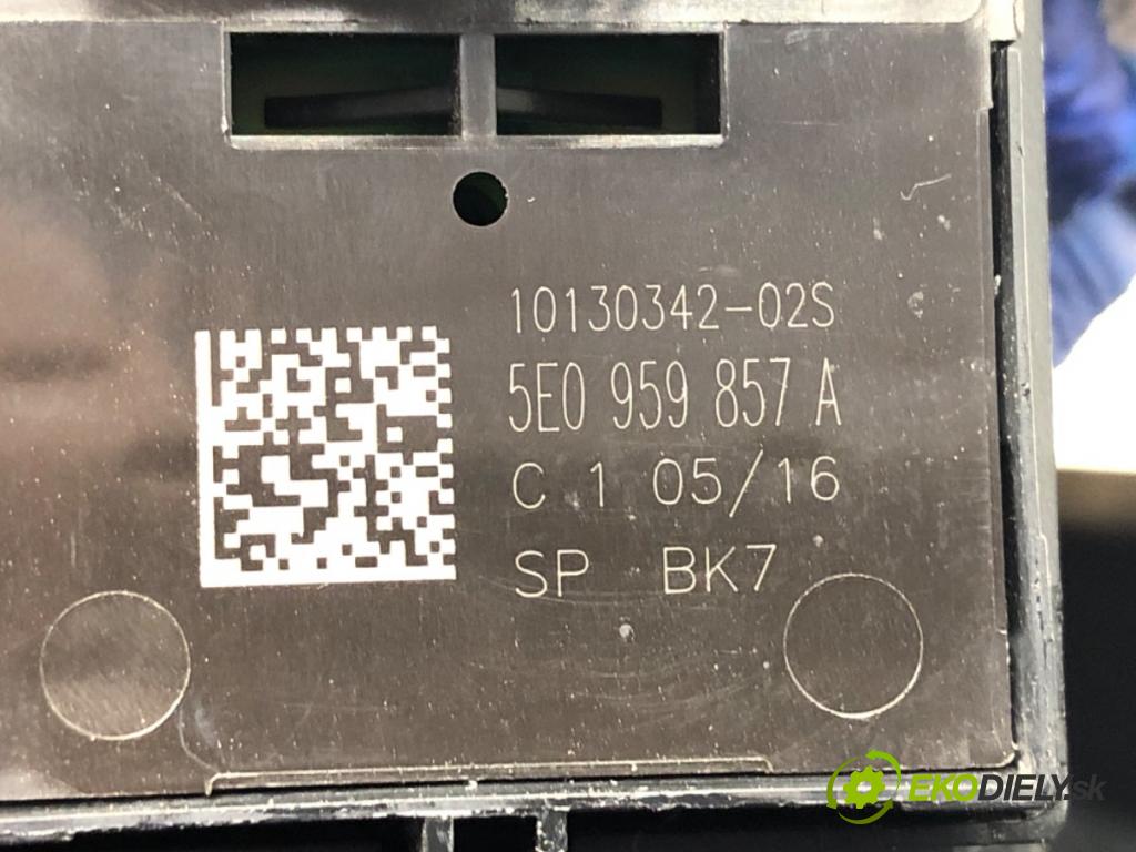 SKODA OCTAVIA III Kombi 2016 110 kW 1.4 TSI 1395 Prepínač okien 5E0959857A (Prepínacie páčky pod volantom)